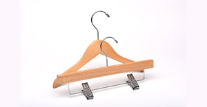 wooden_kids_hangers