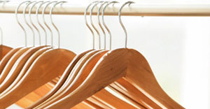 wooden_shirt_hangers